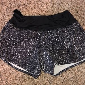 Lululemon speed up shorts 2.5”